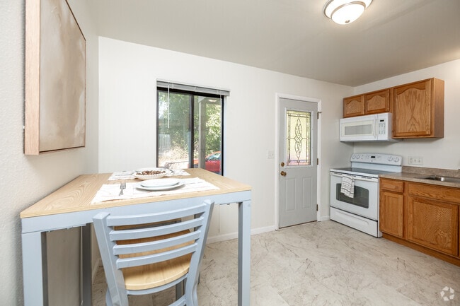 2BR, 1BA - Kitchen