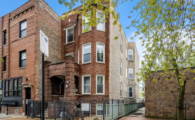 Building Photo - 1357 N Rockwell St Unit G Rental
