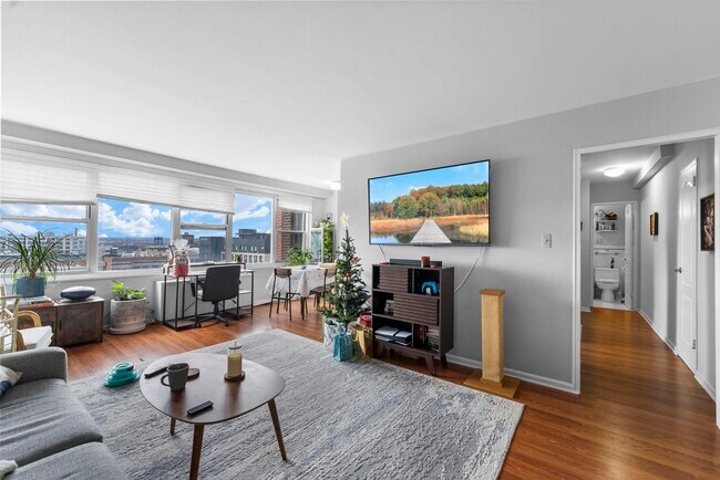 Photo - 225 St Pauls Ave Unidad 7T