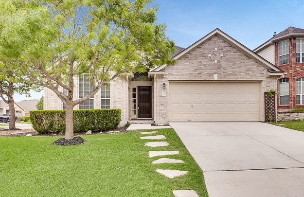 Building Photo - 4-BEDROOM HOME IN LAKESIDE
