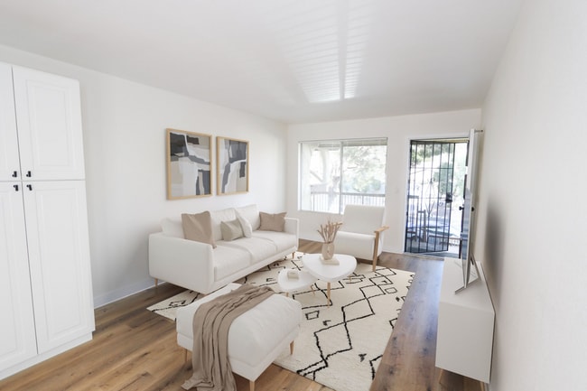 Photo - 9647 Spyglass Ave Unidad 24