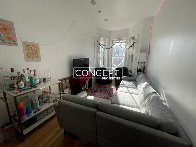 Building Photo - 241 Northampton St Unit 1TS