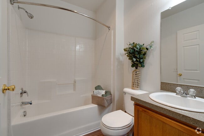 1BR, 1BA - 532SF - Bathroom
