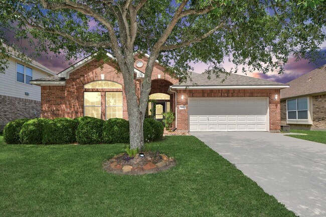 Photo - 945 Autumn Brook St