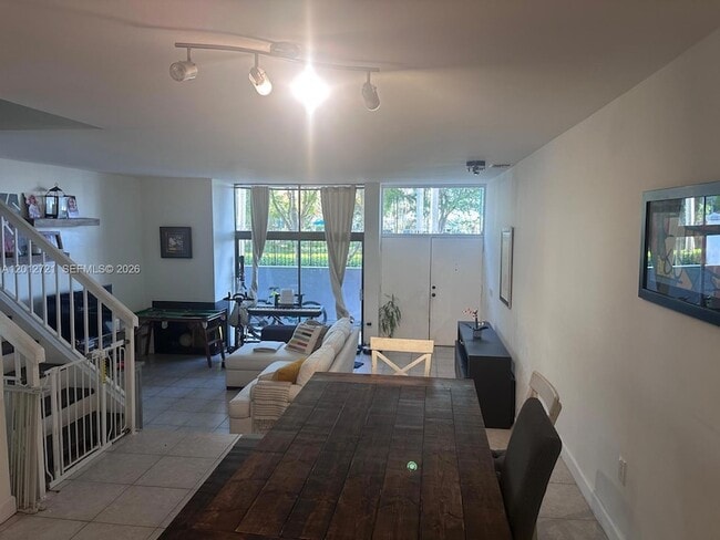 Photo - 3003 NE 183rd Ln