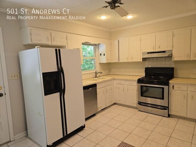 Photo - 501 St Andrews Ct