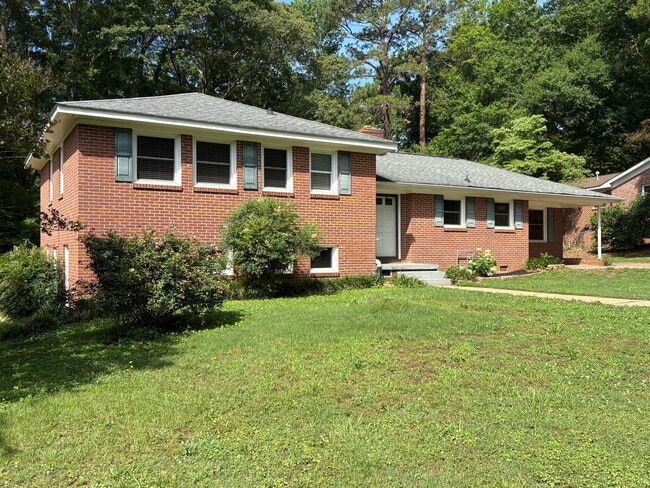 Building Photo - 207 Holly Ave
