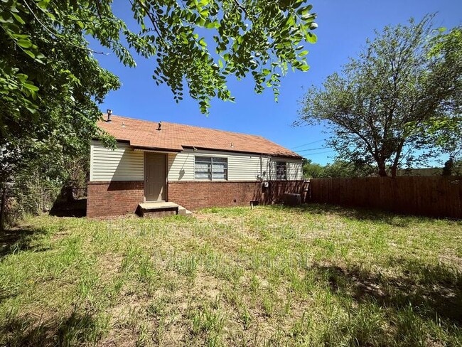 Photo - 1724 E Park Pl
