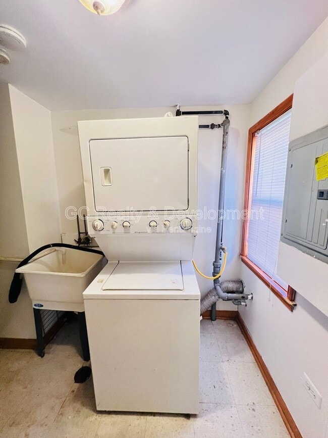 Photo - 12870 S Green St