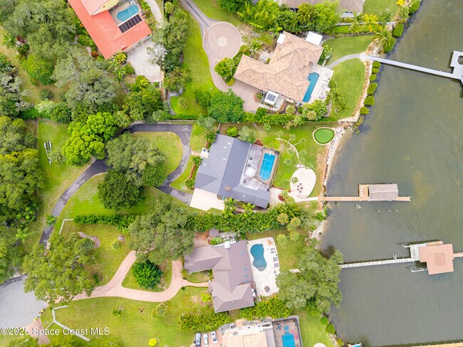 Photo - 165 Crispin St