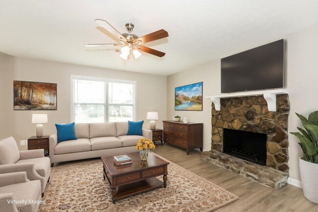 Photo - 1316 Candlelite Ln