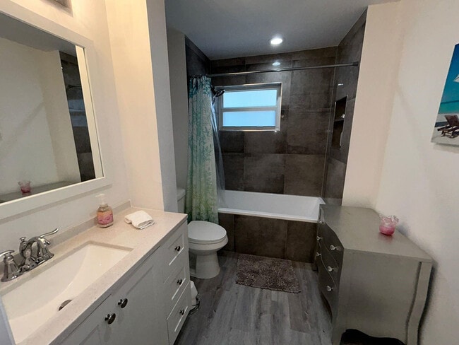 Photo - 3510 Harrison St Unit 4