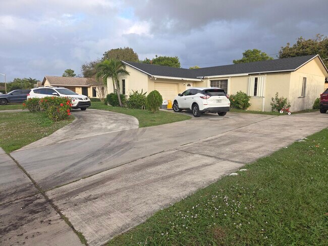 Photo - 1474 N Mangonia Cir