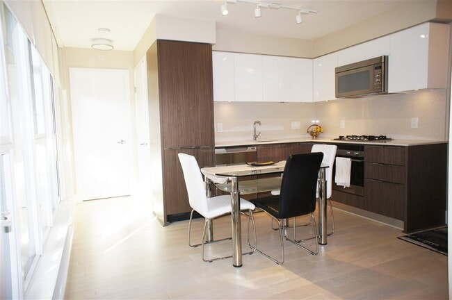 Photo - 538 7th Av W Unit 507
