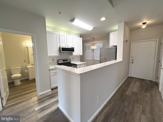 Photo - 5000 Hollington Dr Unit 305