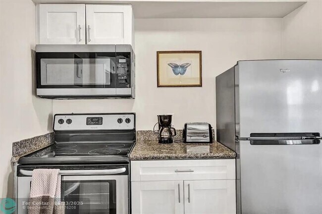 Photo - 3226 NE 12th St Apartment Unit 2