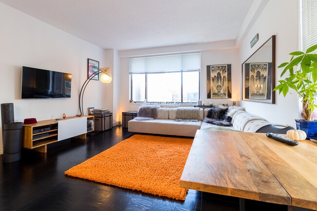 330 W 56th St - 330 W 56th St Apartments