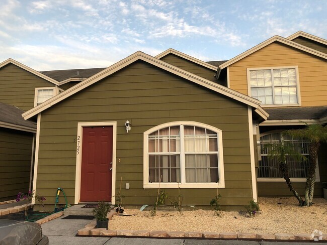 Building Photo - 1-Story Townhouse