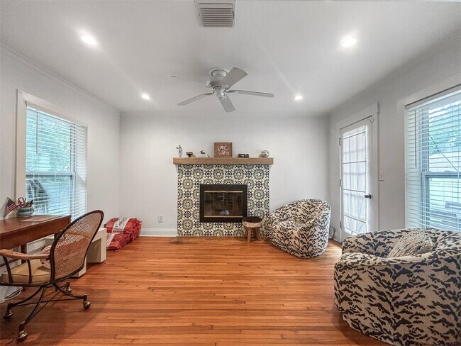 Photo - Beautiful 2-Bedroom Home in Prime Clearwater Location with Spacious Fenced Yard!