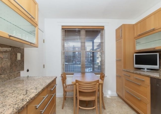 Kitchen - 60 Sutherland Rd Unit 4