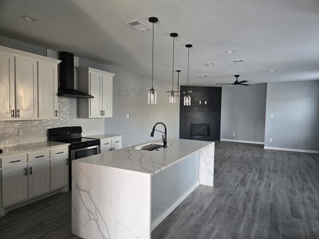 Photo - 1711 Herald St