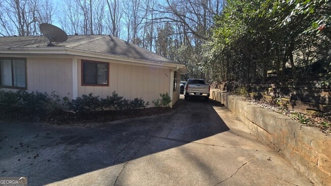 Photo - 209 Hillcrest Dr