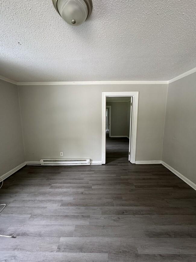 Photo - 503 Singletary St SE