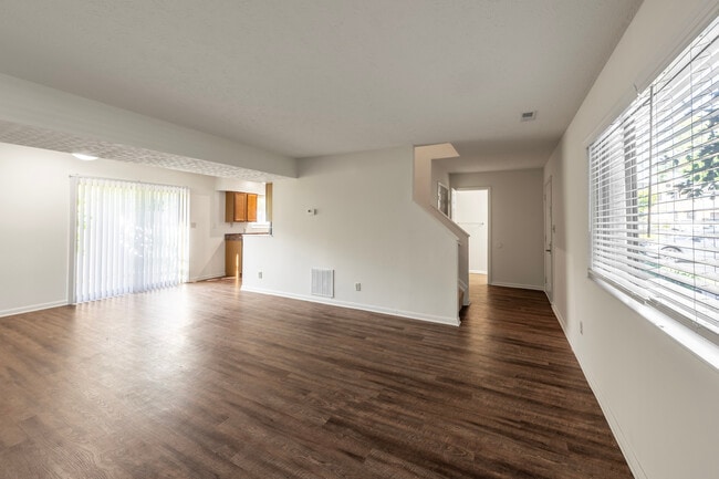 3-BR, 2.5BA- Townhouse Dining/Living Room
