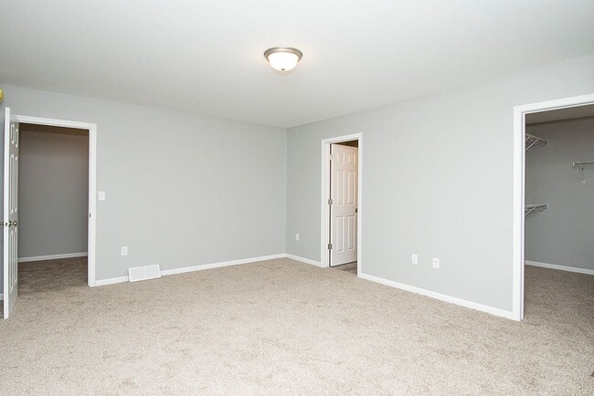 3822 Scorpio Dr SE