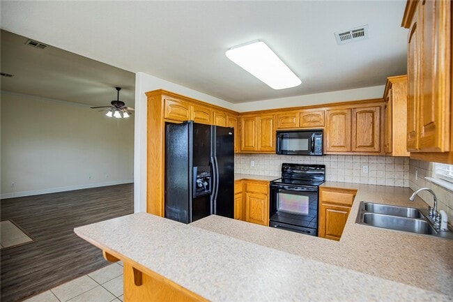 Photo - 520 Bonanza St