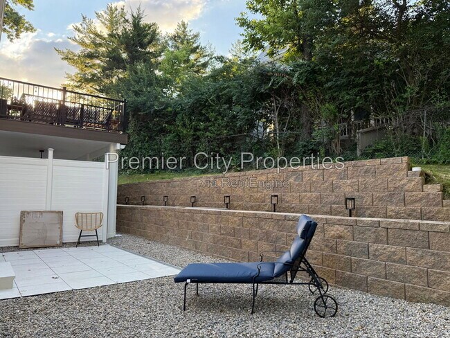 Photo - 240 Mcgregor Ave Unit 1