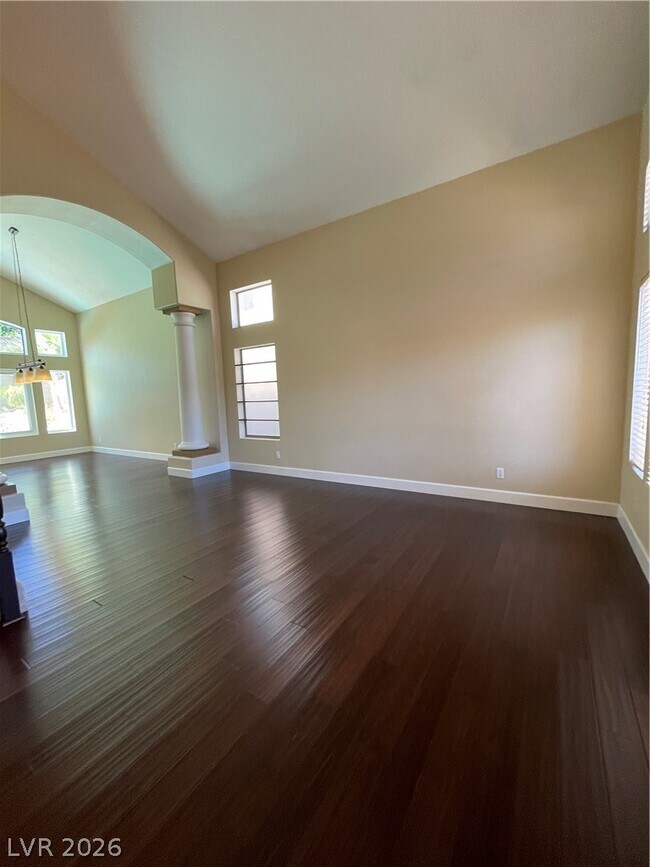 Photo - 271 Pointe Ranier Ave