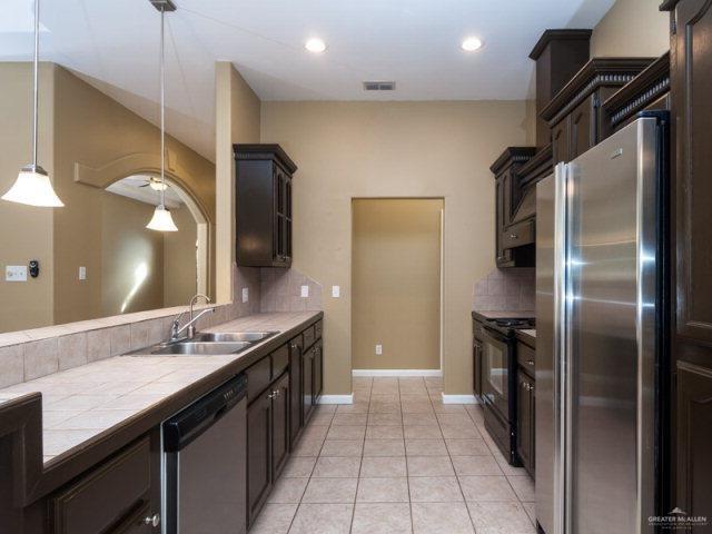 3200 Santa Laura St