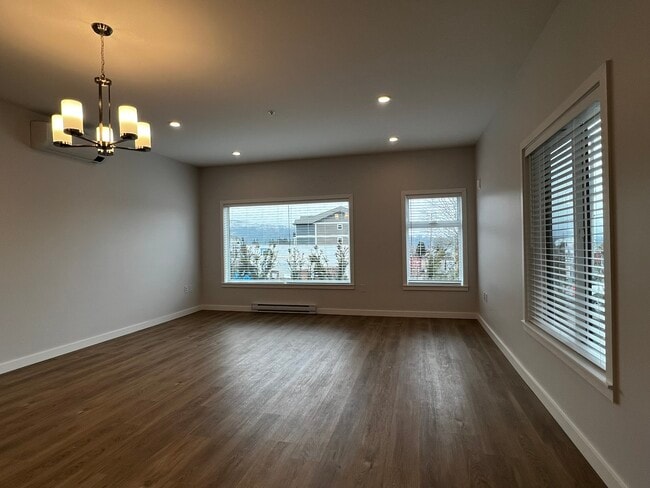 Photo - 3700 Burde St