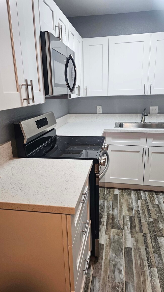 Building Photo - 2500 Bassler St Unit D Rental