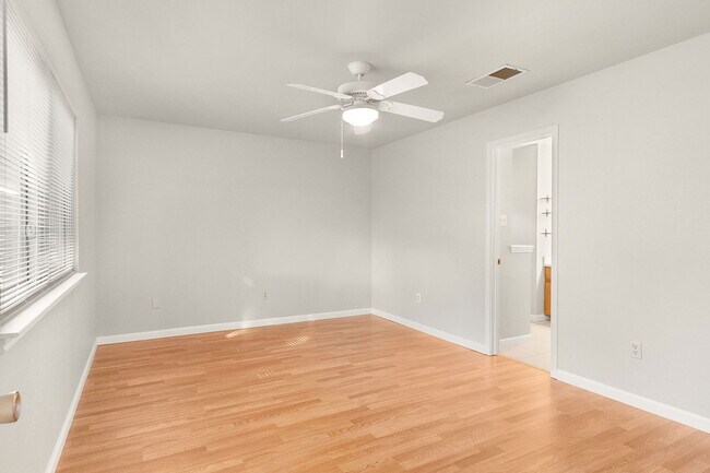 Building Photo - 11931 Rosethorn Dr