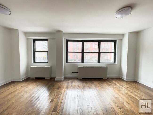 Building Photo - E 88th St