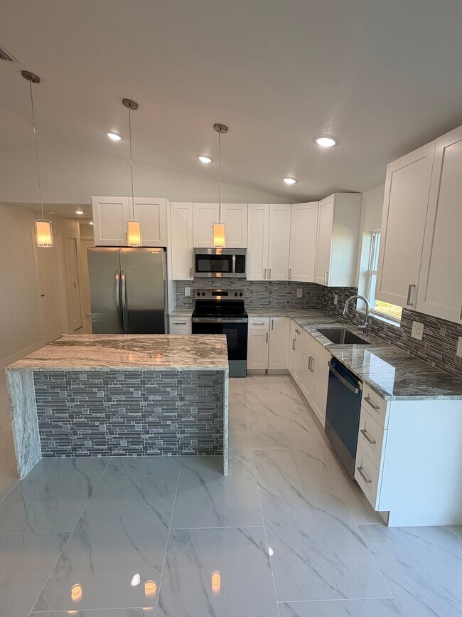 7016 Golf Club Dr