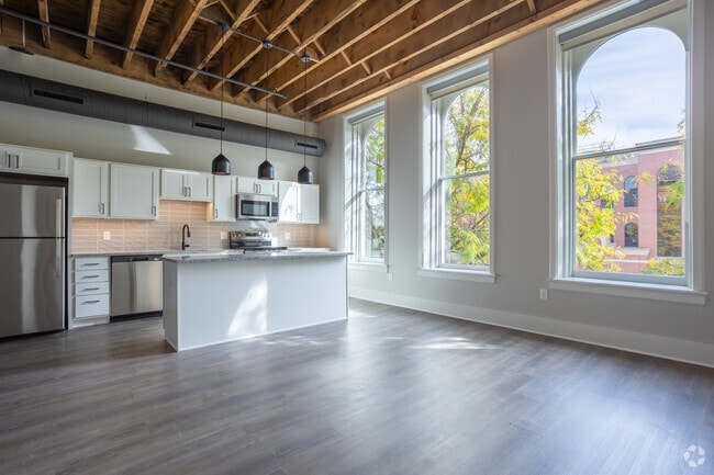 1BR, 1BA - 718SF - Living Room
