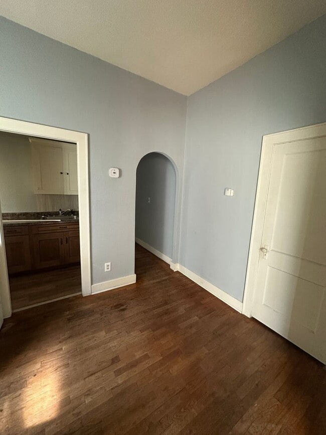 Photo - 705-707 W ASH Unidad Duplex!