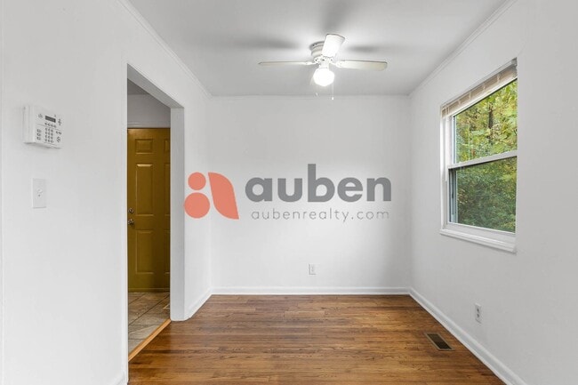 Photo - 3 Bedroom Home in St. Elmo!