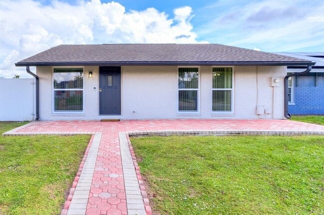 Building Photo - 8541 Briar Grove Cir