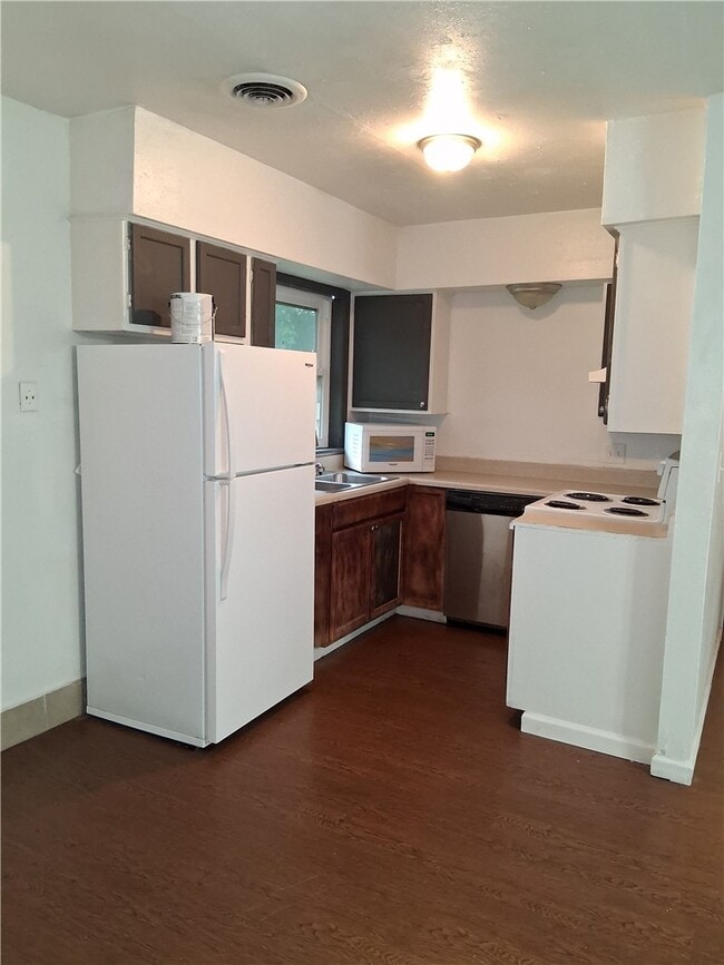 Photo - 217 E Adobe St