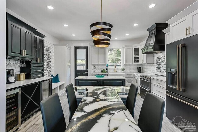 Photo - 314 E Belmont St