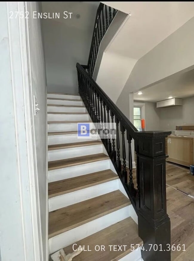 Photo - 2752 Enslin St