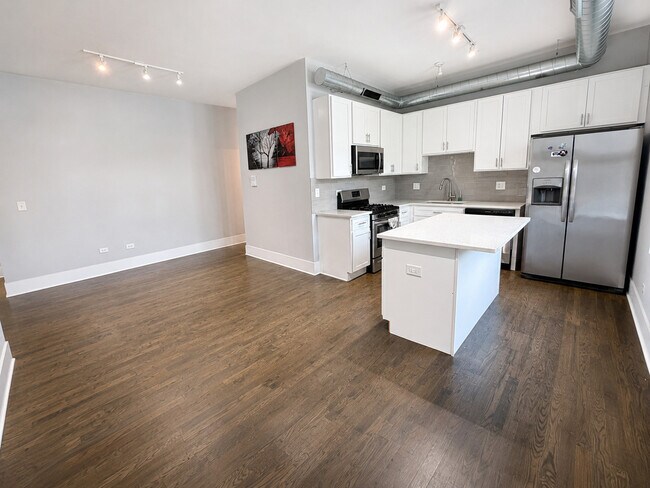 Photo - 1044 W 18th St Unit 3R