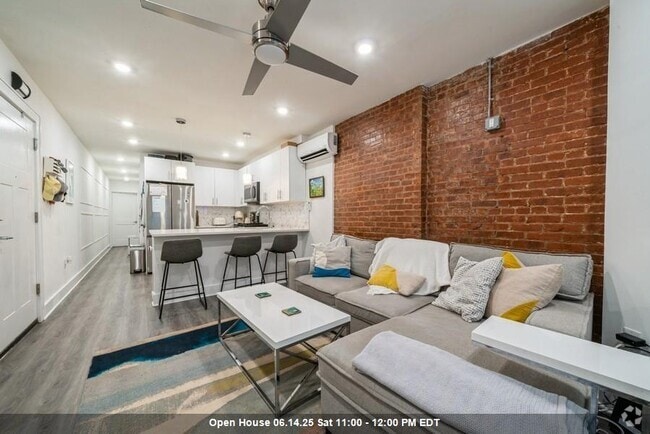 Building Photo - 1028 Hudson St Unit B1 Rental