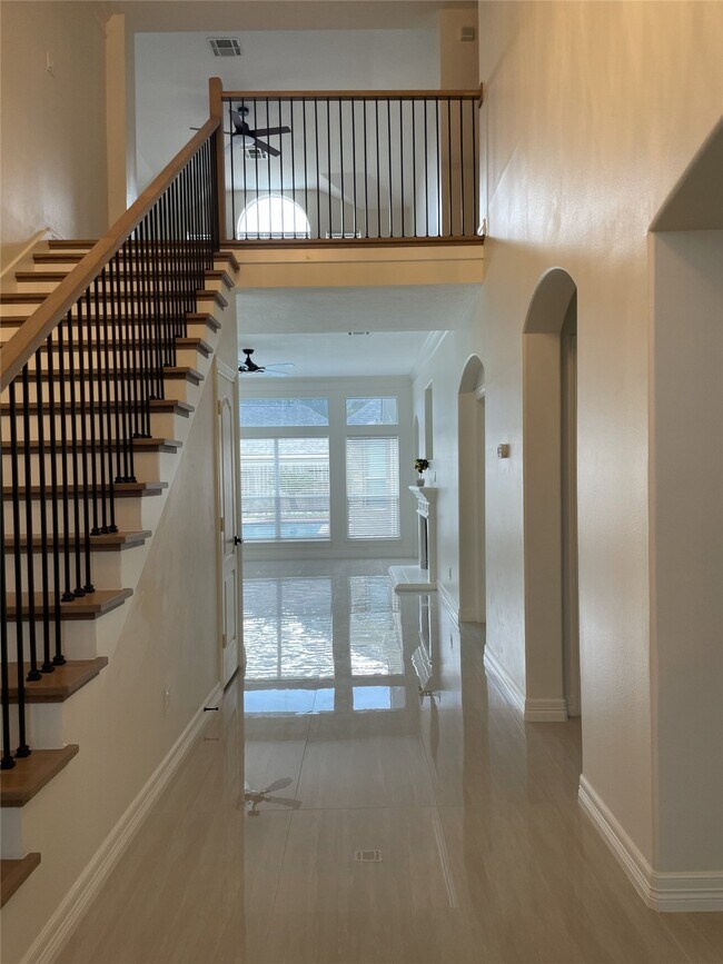 Photo - 5622 Lake Pl Dr