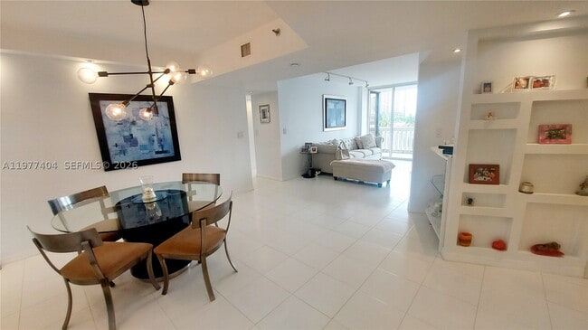 Photo - 1000 W Island Blvd Unit 508