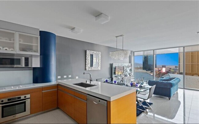Photo - BEAUTIFULLY FURNISHED, MOVE-IN READY HIGH-RISE CONDO WITH STUNNING VIEWS!